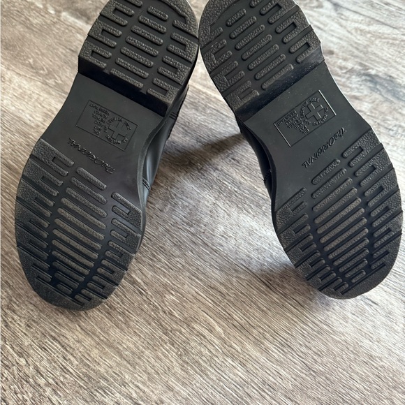 Dr Martens Chelsea Boot, Women’s size 9. Worn once! - Picture 5 of 5